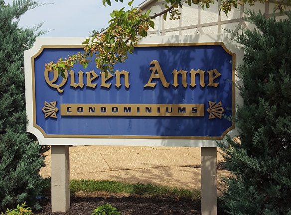 Queen Anne Apartment - Saint Louis, MO