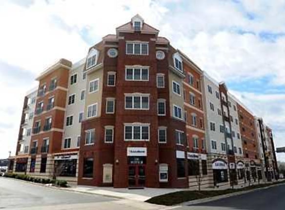 The Residences At Rollins Ridge Apartments - Rockville, MD