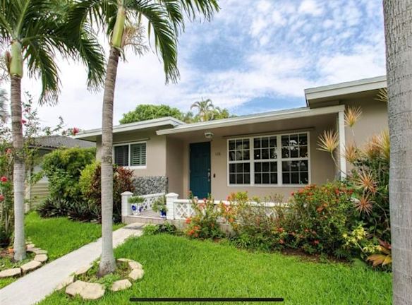 126 SE 3rd Ave - Dania Beach, FL