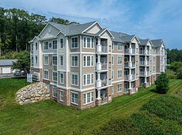 The Sound At Gateway Commons Apartments - East Lyme, CT