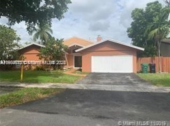 14505 SW 57th Terrace - Miami, FL