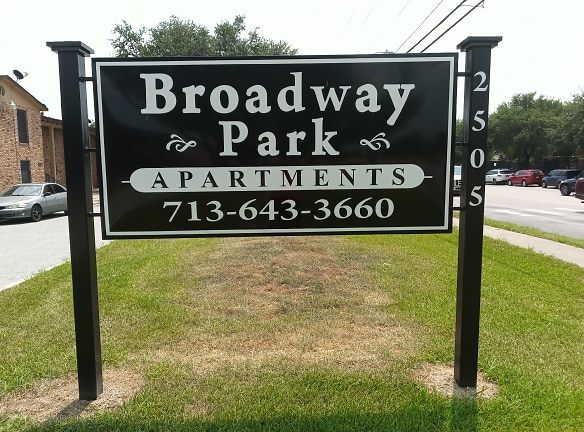 Broadway Park Apartments - Houston, TX