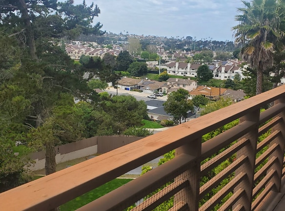 Villa Point Loma Apartments - San Diego, CA