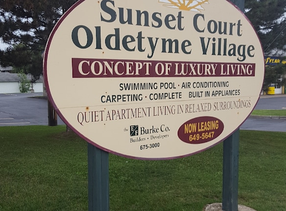 Sunset Court Apartments - Hamburg, NY