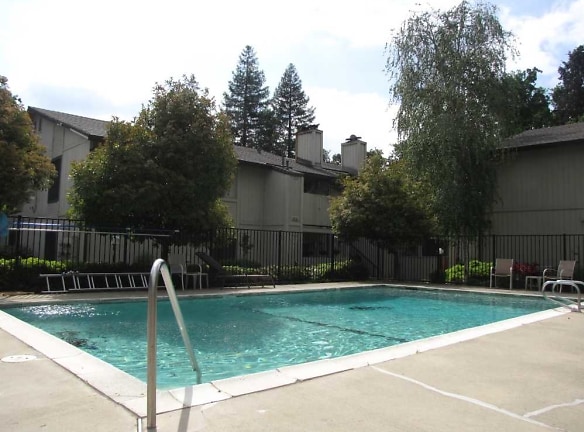 Van Alstine Apartments - Carmichael, CA