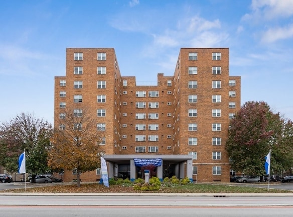 Meridian Towers Apartments - Indianapolis, IN