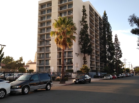 Guadalupe Plaza Apartments - San Diego, CA