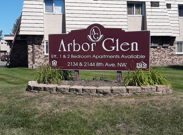 Arbor Glen Apartments - East Grand Forks, MN