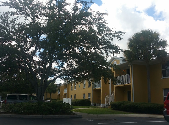 Elm Lake Apartments - Bradenton, FL