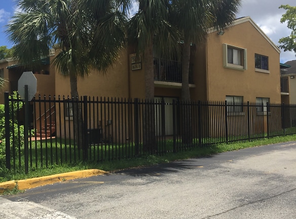 Magnolia Lane Apartments - Miami, FL