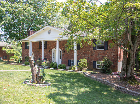 8204 Corteland Dr - Knoxville, TN