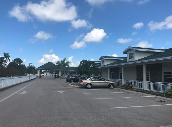 THE ROSE GARDENS OF FORT MYERS Apartments - Fort Myers, FL