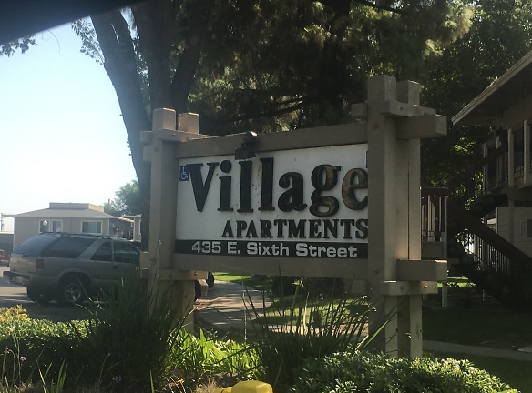 Village Apartments - Tracy, CA