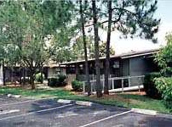 Country Square Apartments - Tampa, FL