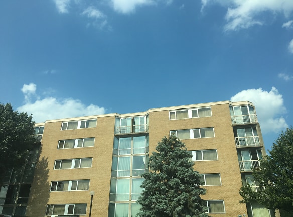 Plaza Apartments - Kansas City, MO