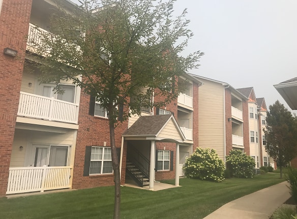 Deer Valley Apartments - Columbia, MO