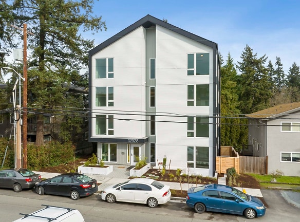 Lake City Lofts Apartments - Seattle, WA