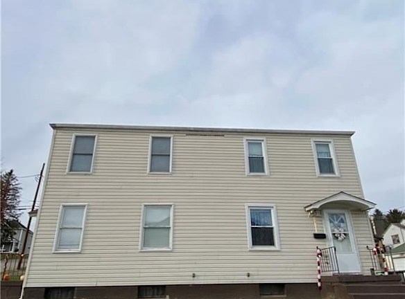 101 W 39th St - Shadyside, OH
