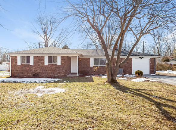 12029 Meadow Ln - Indianapolis, IN