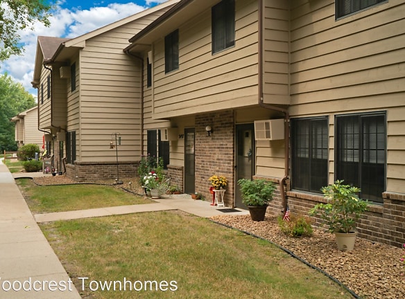 Woodcrest Townhomes - Chaska, MN