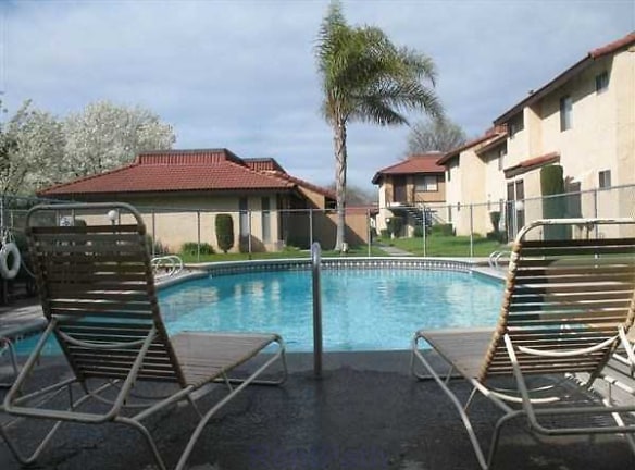 Sunburst Apartments - Fresno, CA