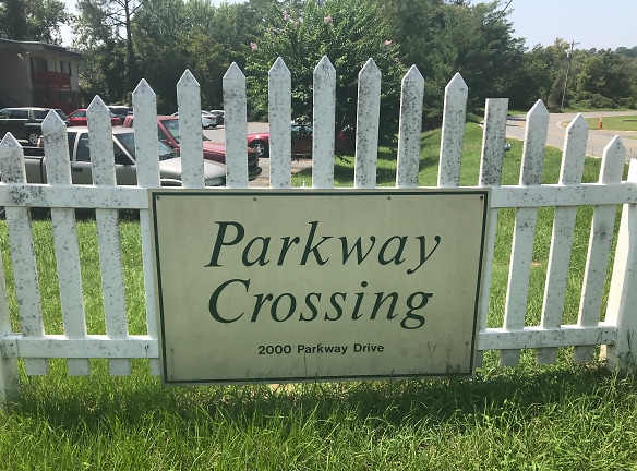 PARKWAY CROSSING APTS Apartments - North Little Rock, AR