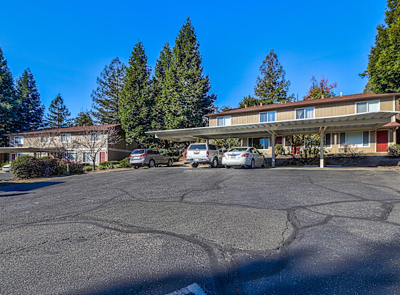 Vineyard Meadows Apartments - Cotati, CA