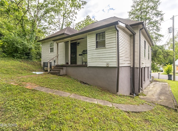 2418 Selma Ave - Knoxville, TN
