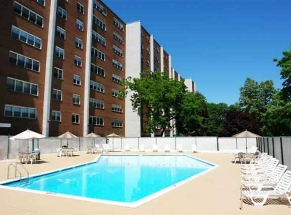 River Plaza Apartments - Paterson, NJ
