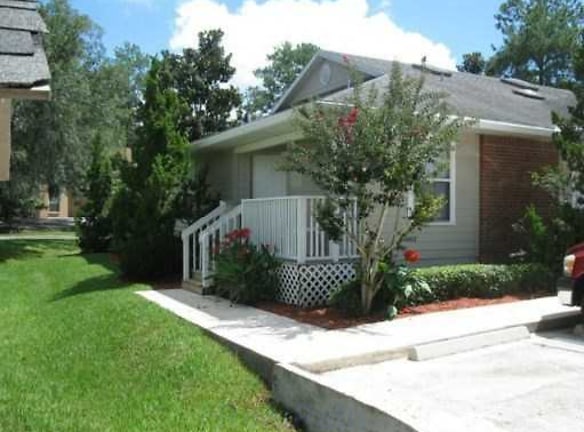 Magnolia Manor - Gainesville, FL