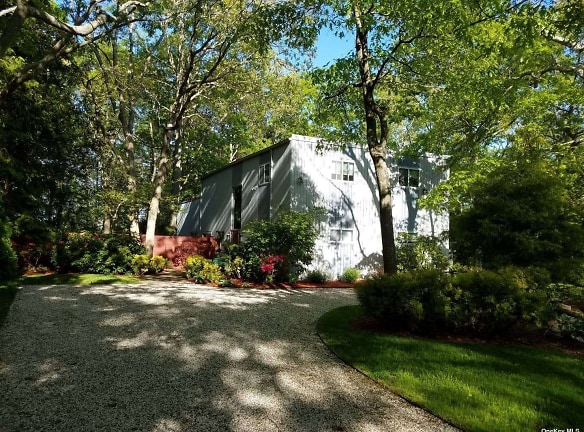 73 Spinney Rd - East Quogue, NY