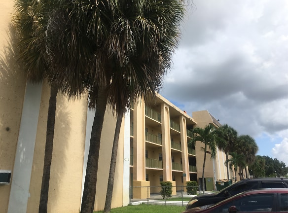 Viewmax Apartments - Lauderhill, FL