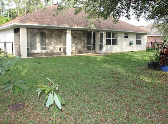 40 Foxhall Ln - Palm Coast, FL