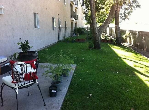 Kendall Brook Apartments - San Bernardino, CA