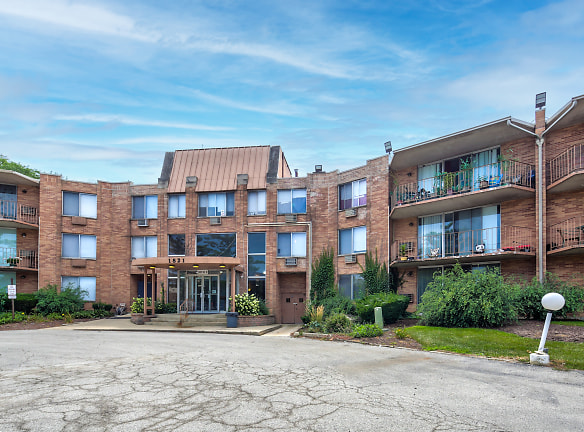 Sherry Apartments - Naperville, IL