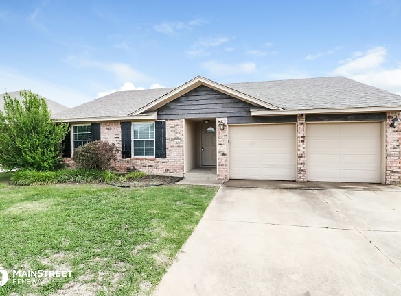 908 Sw 16Th St - Moore, OK