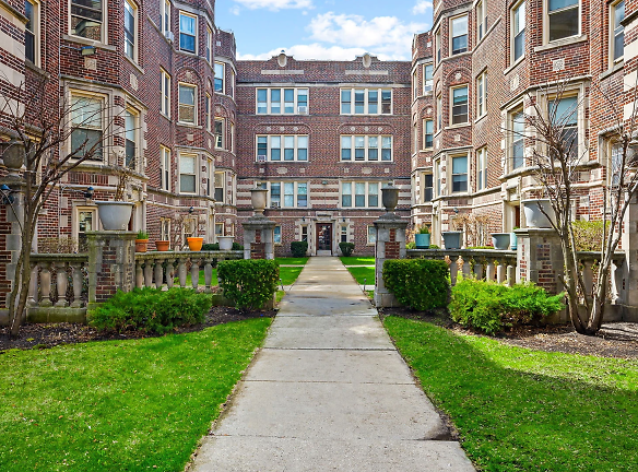 7444 N. Seeley - Chicago, IL