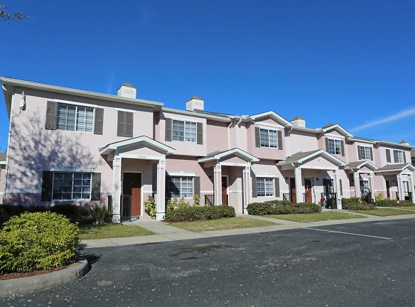 Villas At Spring Hill Apartments - Spring Hill, FL
