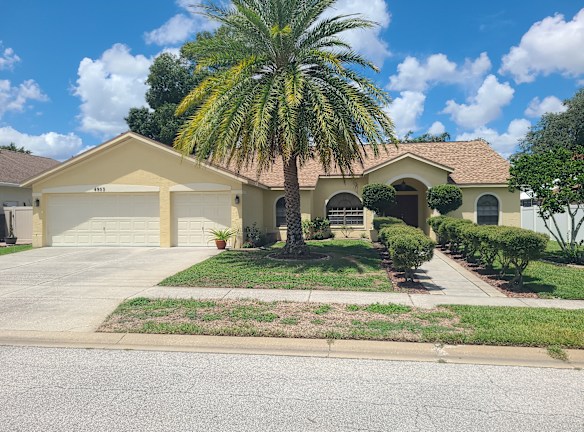 4953 Deer Lodge Rd - New Port Richey, FL