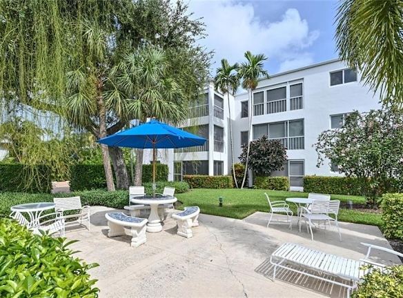 250 7th Ave N #202 - Naples, FL