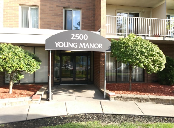 Young Manor Apartments - Detroit, MI