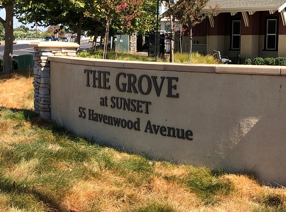 The Grove At Sunset Court Apartments - Brentwood, CA