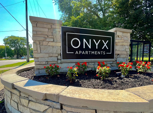 Onyx - Urbana, IL