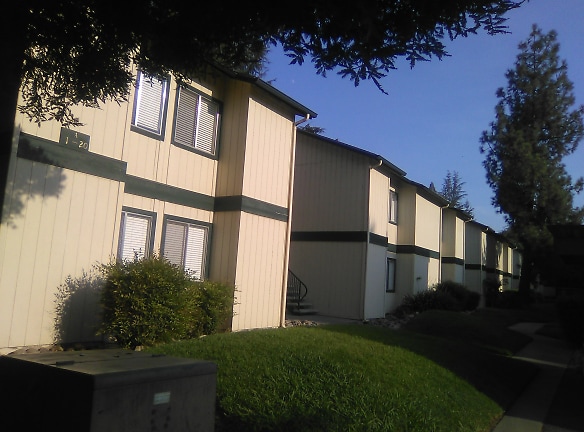 Shelter Cove Apartments - Yuba City, CA