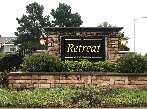 The Retreat At Greenbrier Condominiums Apartments - Chesapeake, VA
