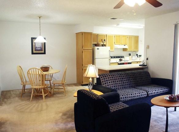 High Range Village Apartments - Las Cruces, NM