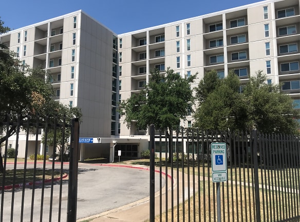 Lakeland Manor Apartments - Dallas, TX