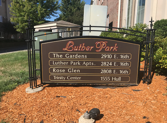 Luther Park Apartments - Des Moines, IA