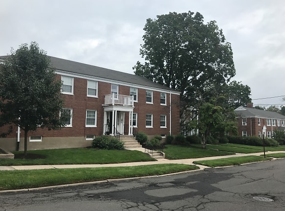 Loomis Drive Apartments - West Hartford, CT