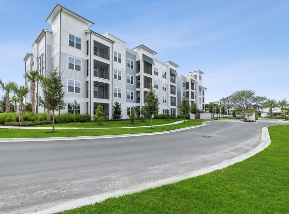 Bainbridge Avenues Walk Apartments - Jacksonville, FL